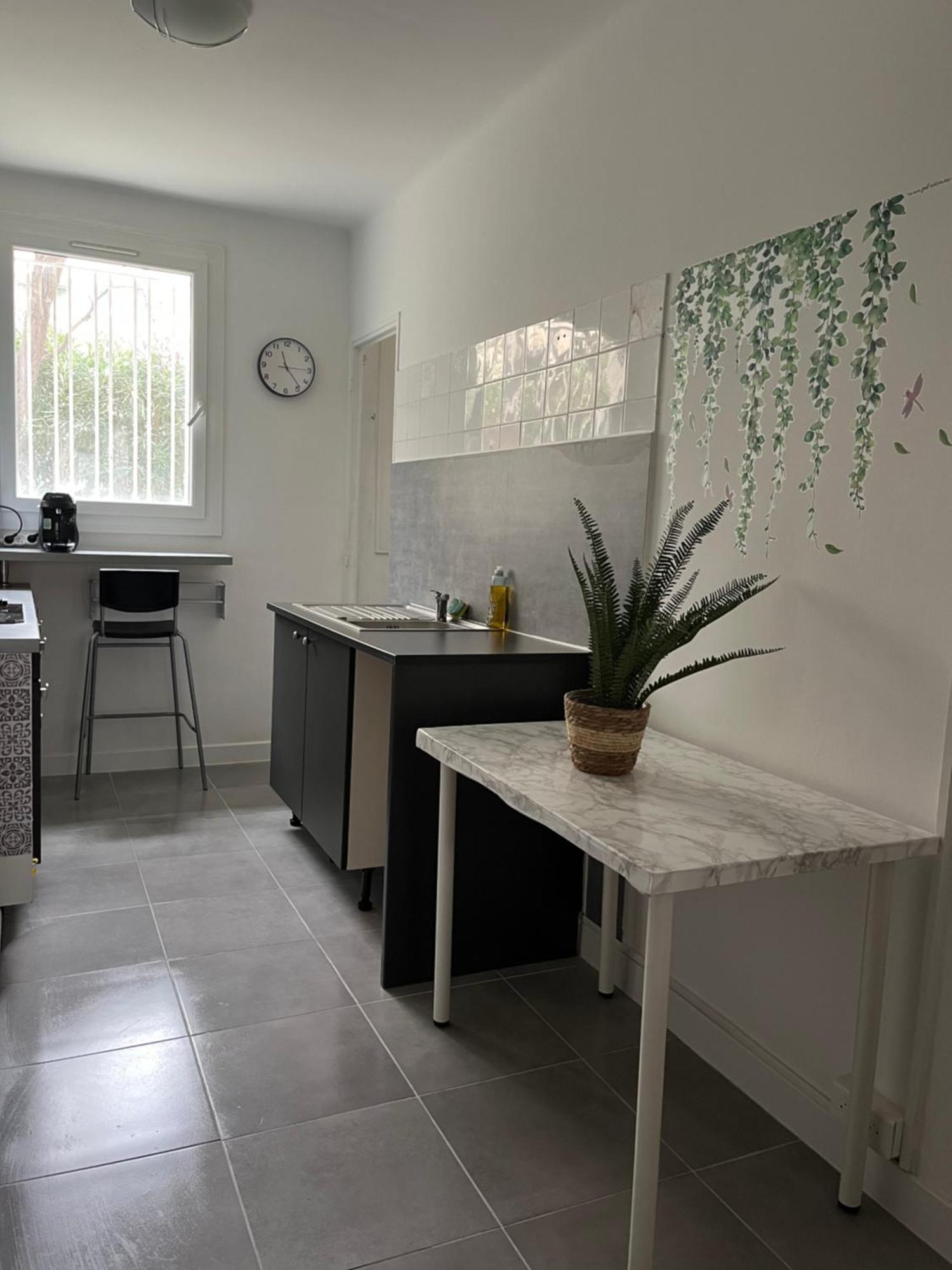 T3 - 5pers - Proche Toutes Commodites - Quartier Recherche - Court Et Long Sejour - Cosy - Lumineux - Fonctionnel Appartement Toulon